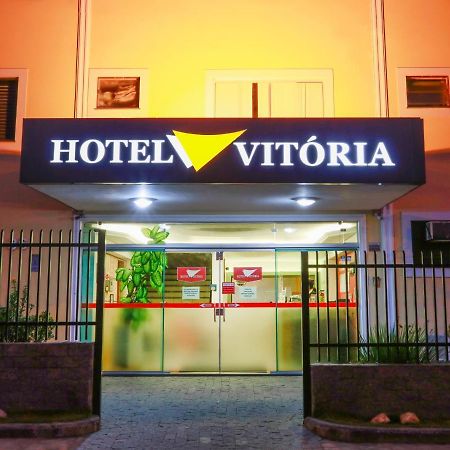 Hotel Vitoria ピンダモニャンガバ エクステリア 写真